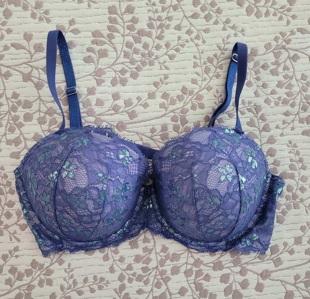 Victoria's Secret Purple Silver Lace Dream Angel bra 38C Sparkle Straps B4